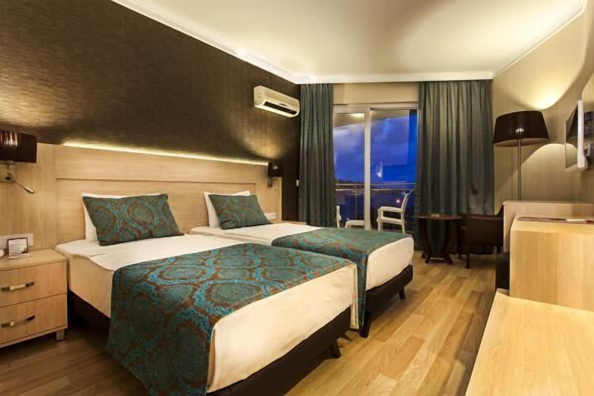 Parador Beach Hotel All Inclusive 3* Alanya